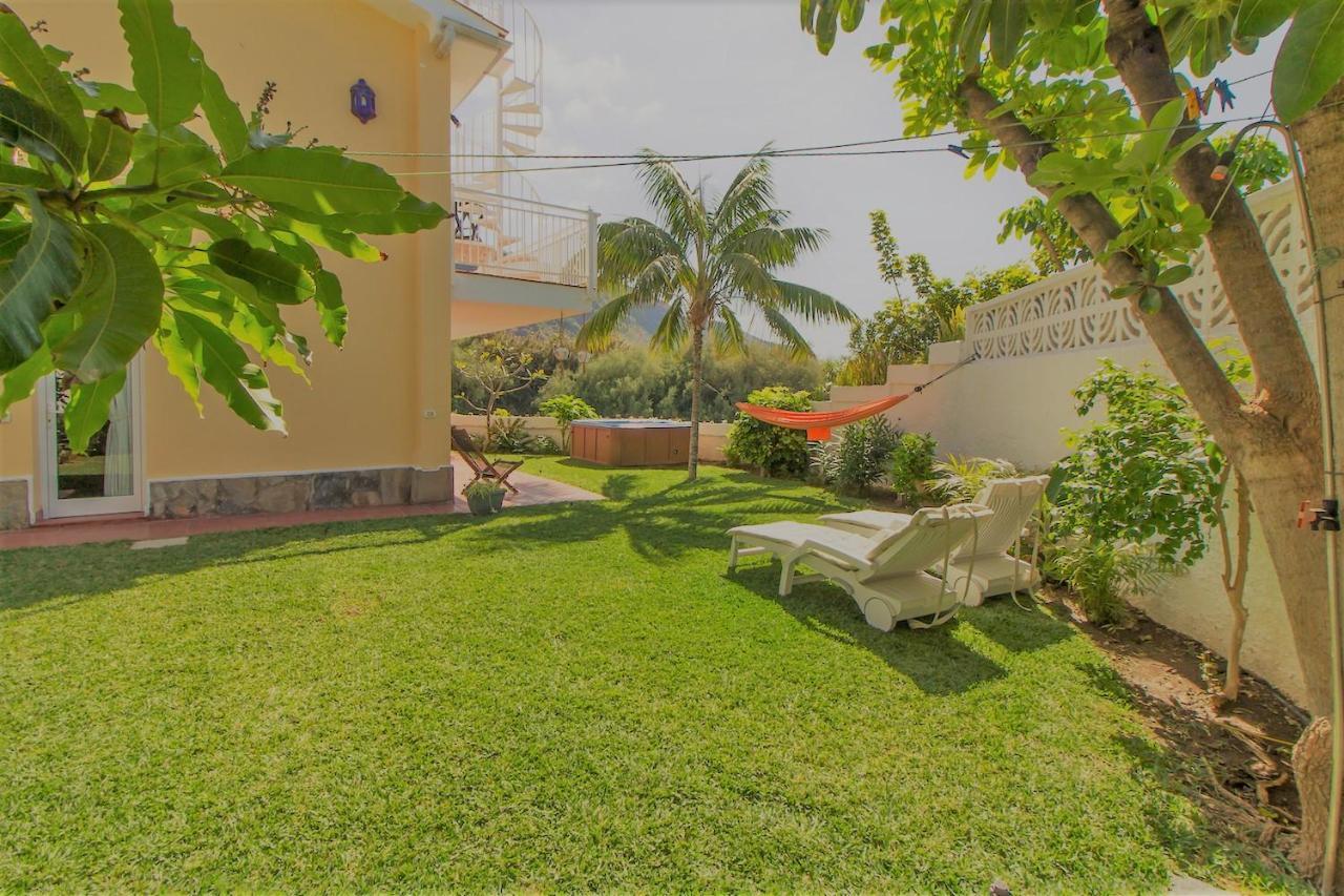 Villa In Protected Space In Front Of The Sea Los Realejos Esterno foto